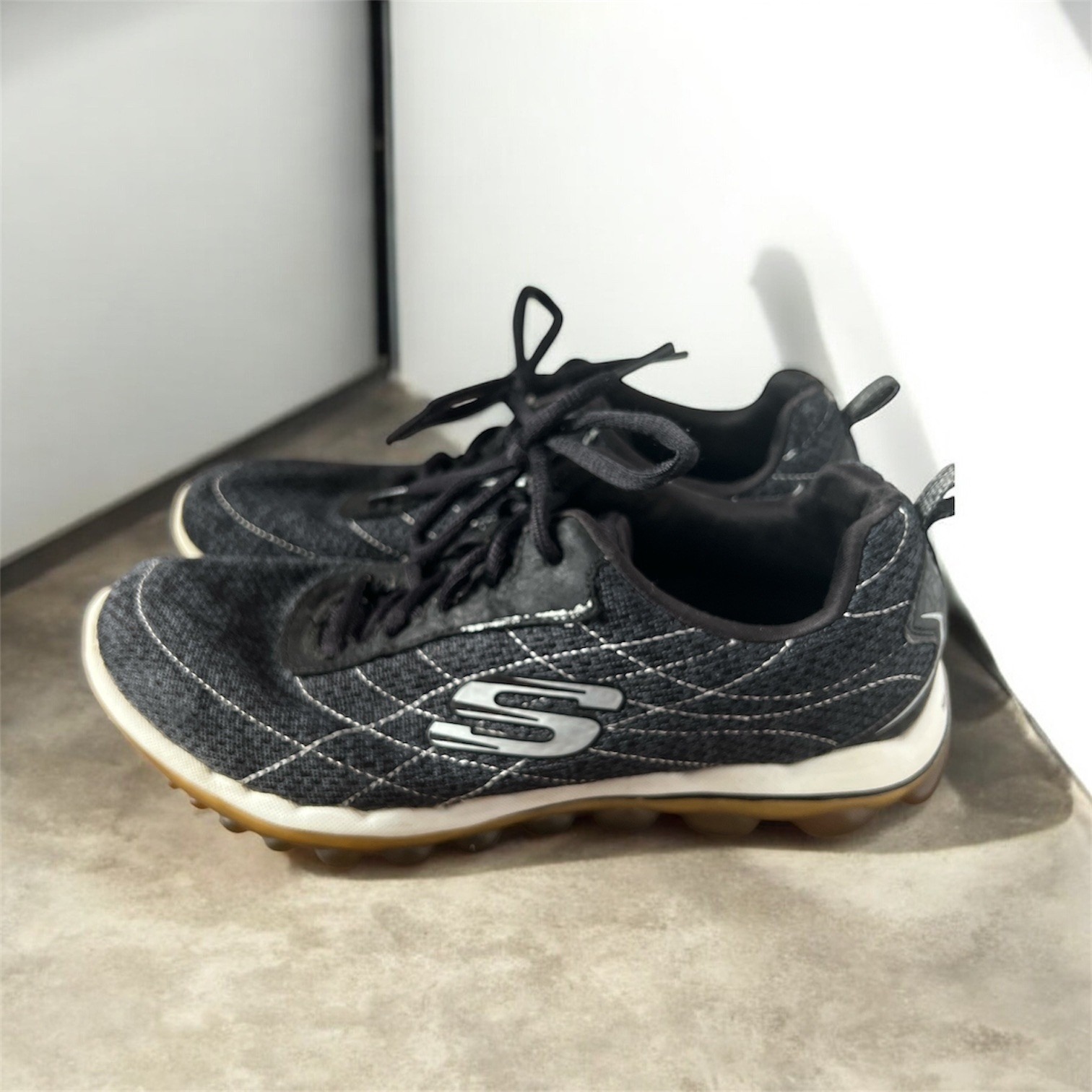 Skechers Womens Black Mesh Lace Up Athletic Sneakers Skech-Air Size 8
